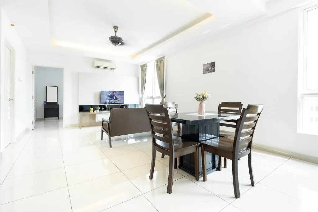 Mansion One New Bedrooms 4-6Pax George Town 0*,  Maleisië