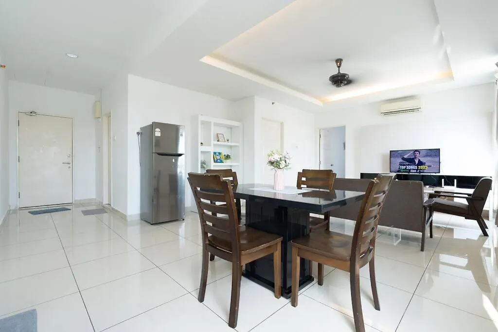 Mansion One New Bedrooms 4-6Pax Georgetown George Town